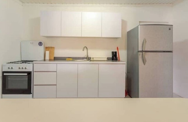 Aruba Sunrise Apartment & Home Rental Studio