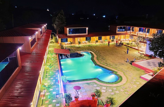 Arya Resort & Spa