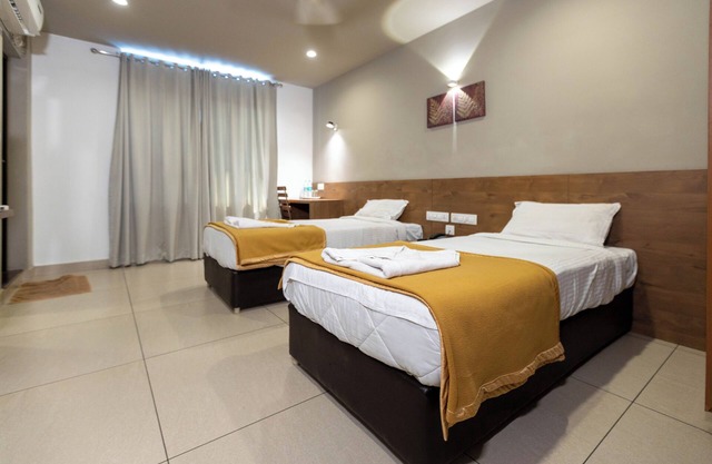 Aryaas Residency Nettoor