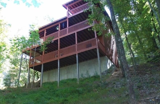 Según lo visto en HGTV LOG CABIN LVING $ 125. 00 SALA DE JUEGO
