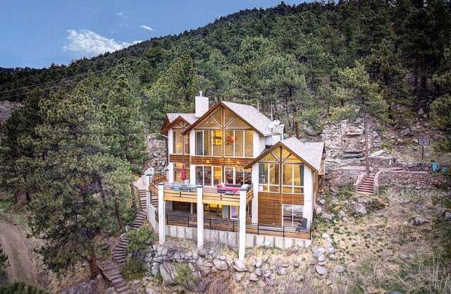 As Seen On TV: Boulder Mountain Retreat - 4 Bedroom, Walkable to Pearl, 2 acres
