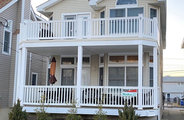 Asbury Ave - Cerca de la playa, Clean 3BR, 2BA, Primer piso, Marquesina, Almacenamiento