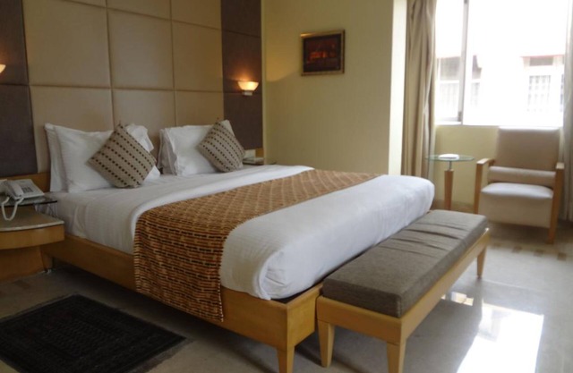 Ascot Hotel