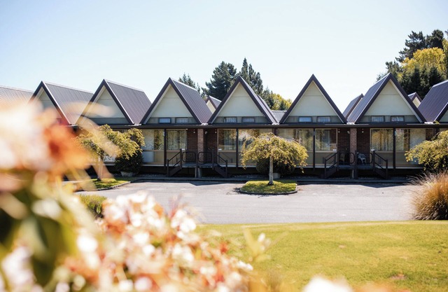 Ascot Park Hotel