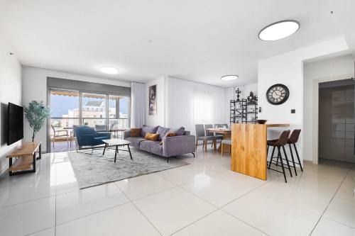 Ashdod Luxe Escape Spacious, Stylish, with Mamád