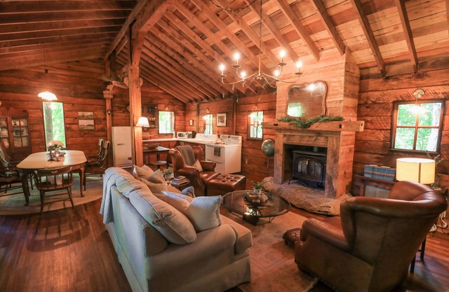 Asheville Mountain Cabin - SuperHost