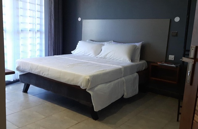 Ashleys Hotel