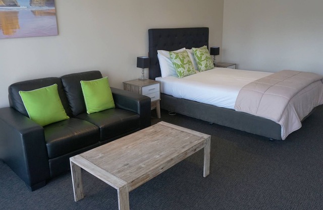 Ashmont Motor Inn & Apartments