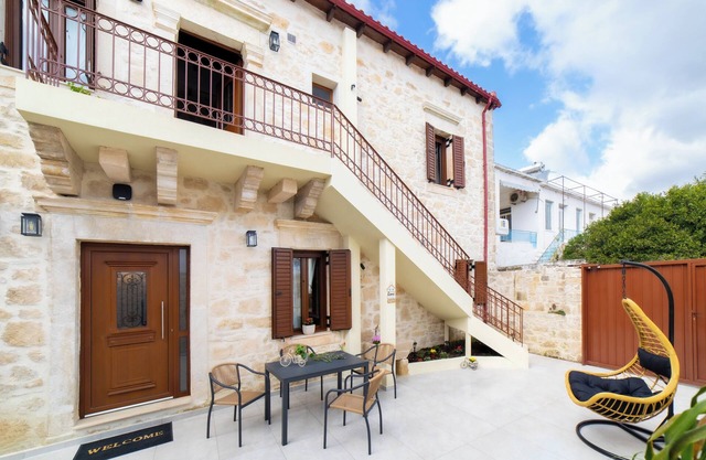 Asmani Traditional House with Jacuzzi, Sauna & small Gum, ideal for relaxing