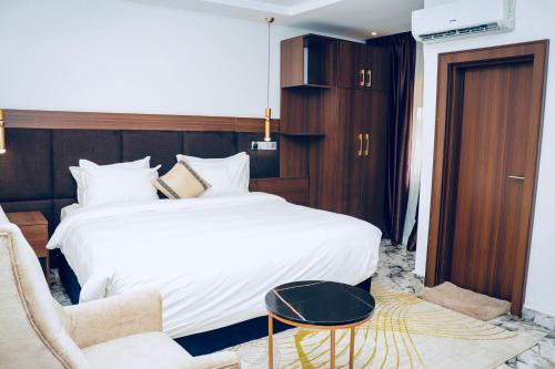 Asokoro Hotel, close to Force Hq and Ecowas, Gym, Swimming Pool, Wifi