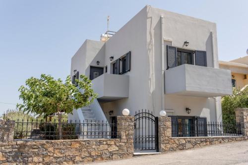 Aspa sunny &cozy beach house in Plaka , Elounda