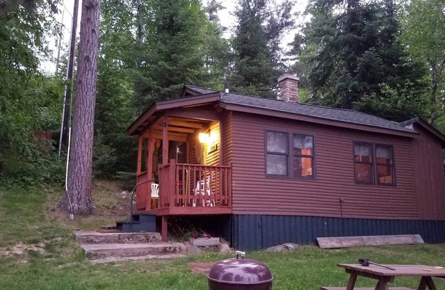 Vintage bermellón - Cabañas y Retiro. (Aspen Cabin) Hermosas cabañas junto al lago