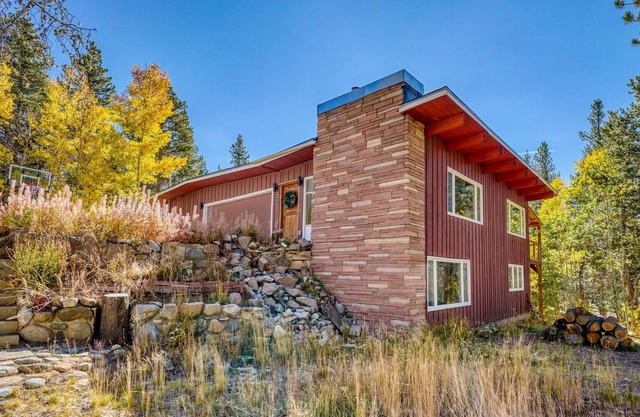 Aspen Grove! LUXURIOUS with HOT TUB! PET FRIENDLY!
