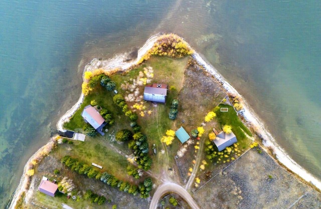*Aspen Pointe*Waterfront Cabin on Henry's Lake