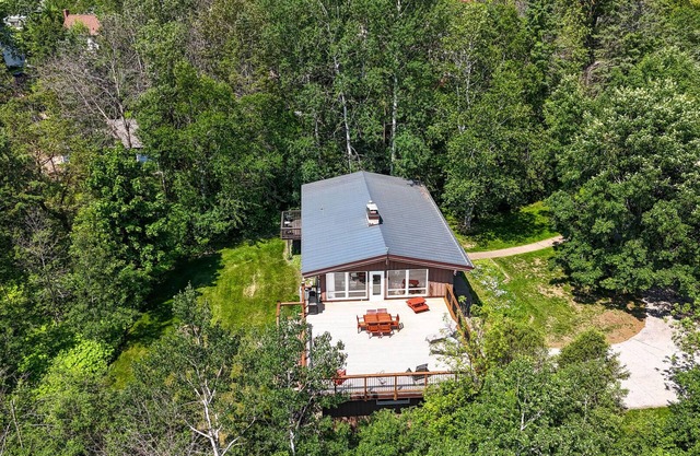 Luxurious Home w/ Large Private Deck | Aspen View