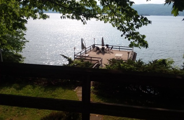 Assembly Point Lake Front Paradise con espacio de muelle incluido