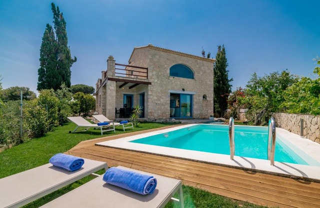 Astarte Villas - Beach Villa Nout