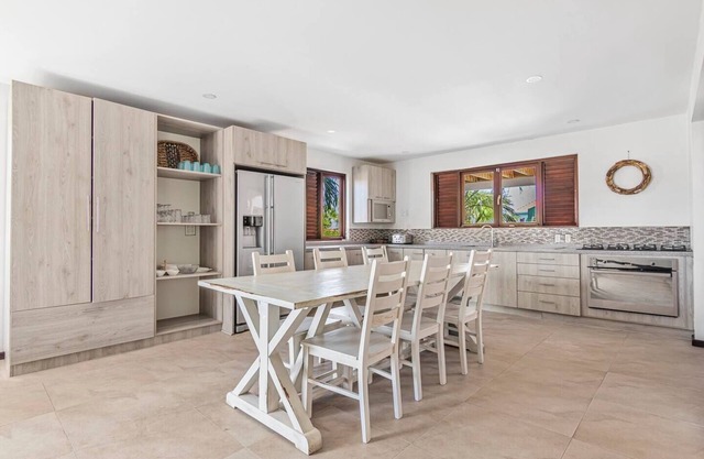 "Asterias" 5 Bdrm Villa w/ private Pool and loft!