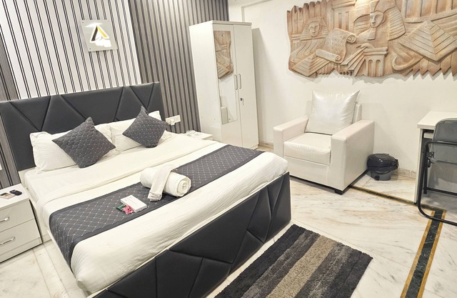 Astha Kandivali Service Apt