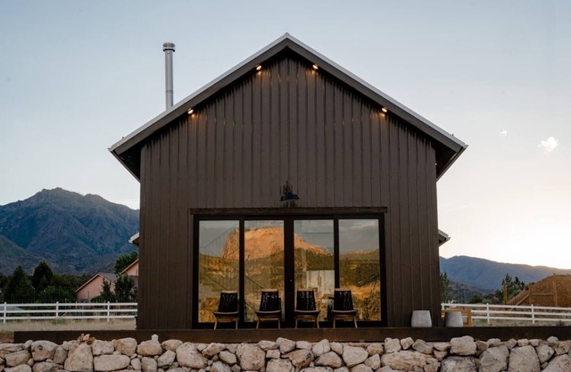 Astoa Etxea: Peaceful Desert Retreat Near Zion - Long-term Stay