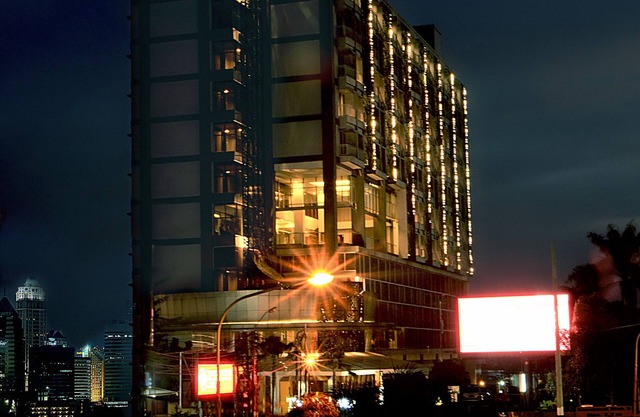 Aston Bellevue Radio Dalam