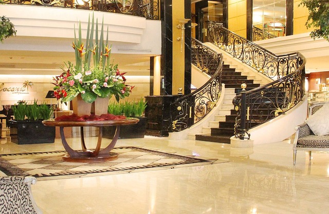 Aston Tropicana