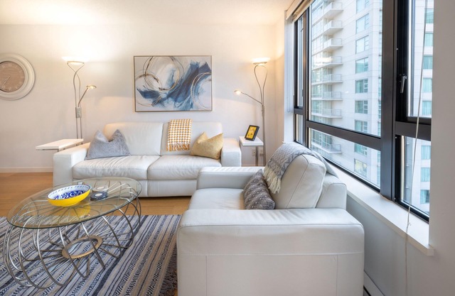 Astoria Appeal- Ultimate Urban Experience by Victoria Prime!