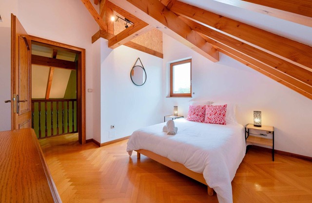 3 bedroom house for 10 people
