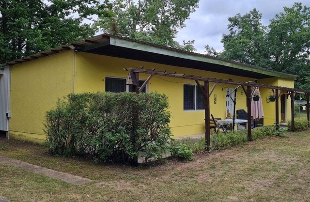 en el retiro moderno de Bauernsee