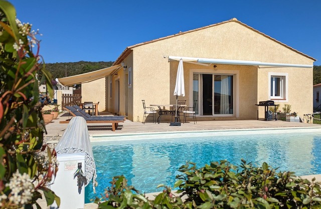 EN SABINE - VILLA DE PIE COMPLETO CON CONFORT