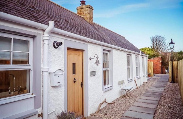 At The River - A Fairytale Cottage by the Beach
