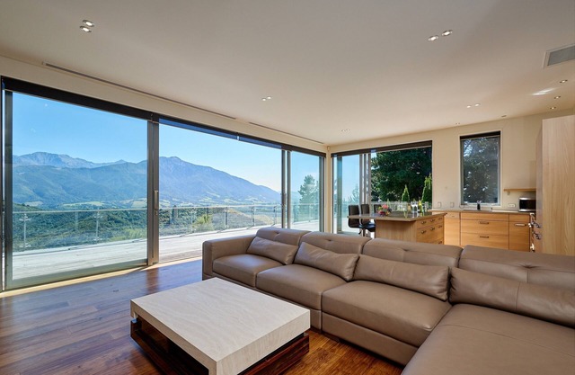 ATA RANGI LODGE - KAIKOURA HOLIDAY HOME, with a garden in Kaikoura
