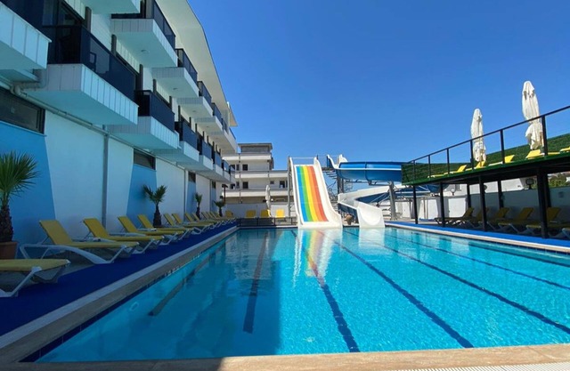 Atas Aqua Otel Avsa