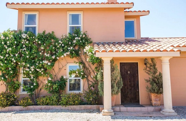 Aterno Estate & Vineyard Guest House