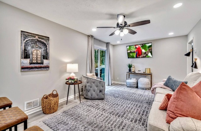 ATH - 3BR - Sleeps 8 - Pet Friendly - Ranch (john)