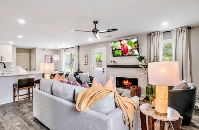 ATH-SupCLN-4BR, MBR w/ Sitting Area, Fenced (CLV)