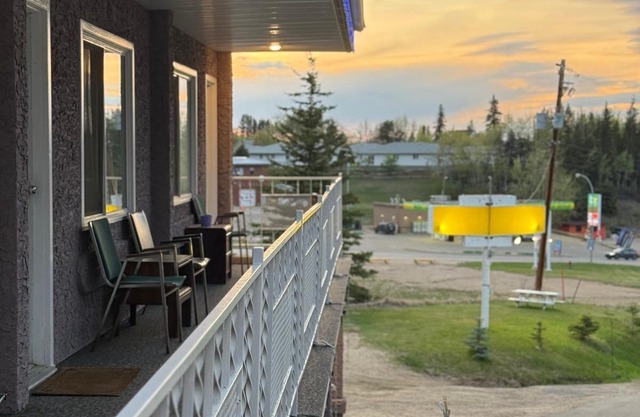 Athabasca Hillside Motel