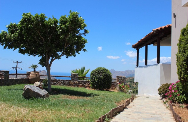 Athanasia's Holiday House