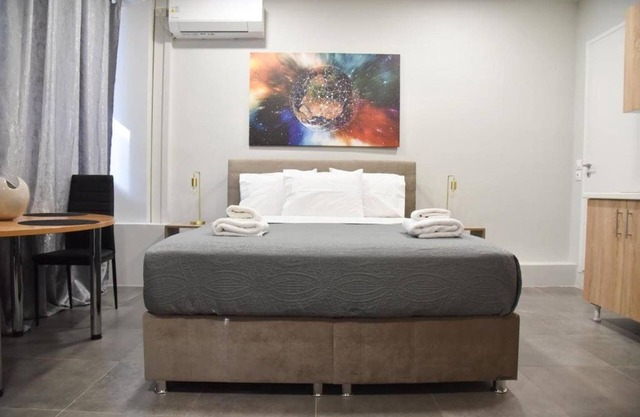 Athens Zeus A by Super Host Hub