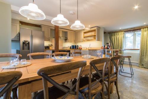 Atherstone Farmhouse and Cottage
