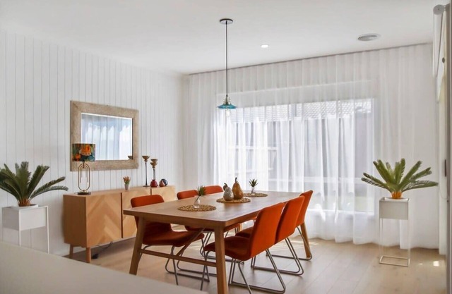 Atherton Retreat I Mid Century flare