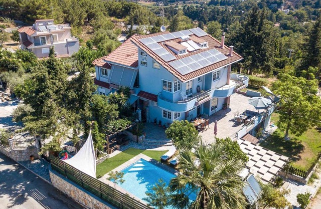 Athina's Villa with heated pool