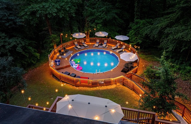 ATL Cascade Oasis - Pool, Hot Tub, Arcades, Pool Table, 3900sq ft with 10 beds