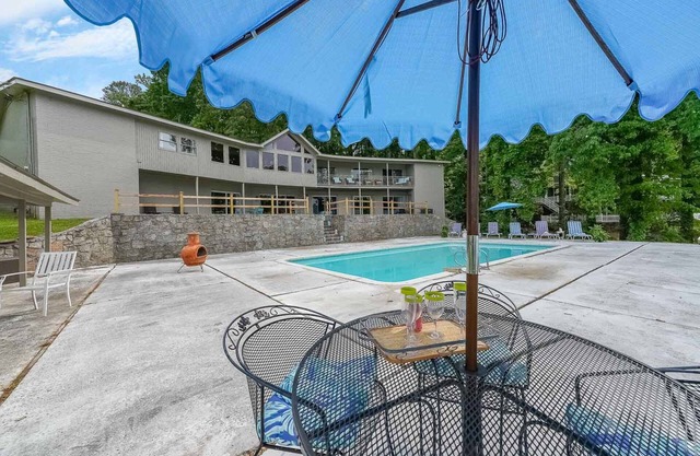 ATL/Jonesboro, Relaxing Summer Getaway for Families/Friends or Cooperate Groups
