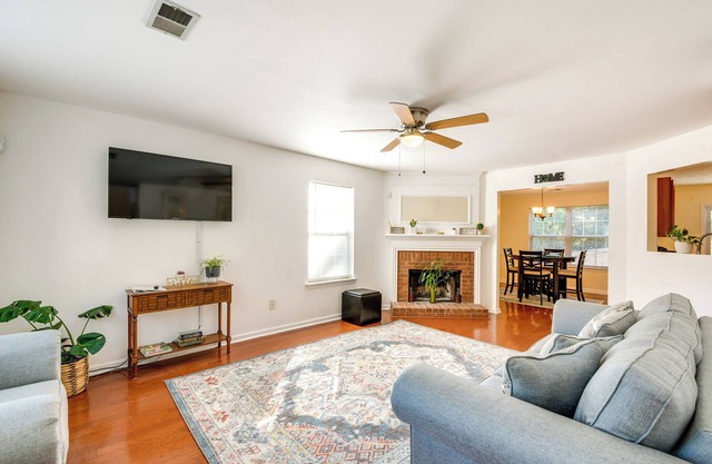 Atlanta Area Home w/ Yard ~ 2 Mi to Six Flags