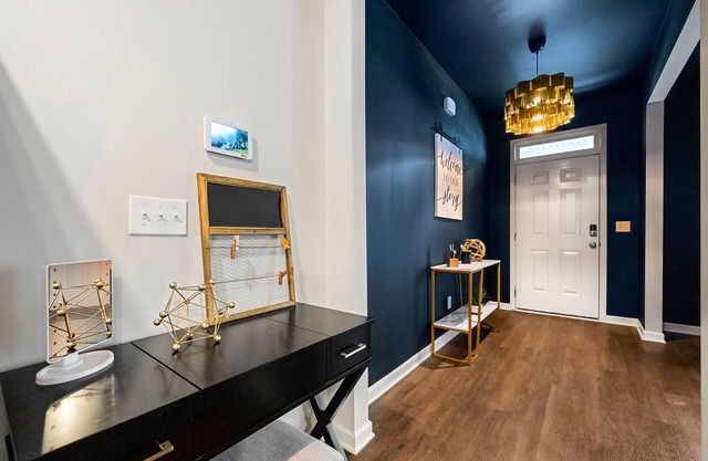 Atlanta HotSpot with BBQ Grill and games.