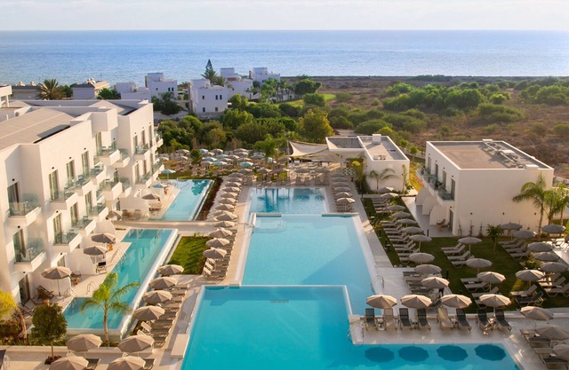 Atlantica Aqua Blue Hotel