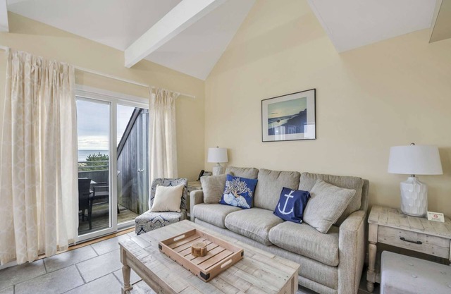 Atlas' Cozy 1BR Beachside Home | TennisLoftWiFiPKG