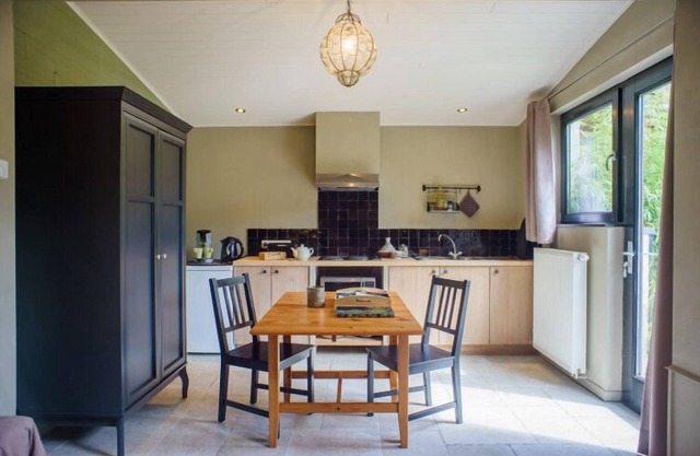Atlas Guesthouse: between the woods and Bruges