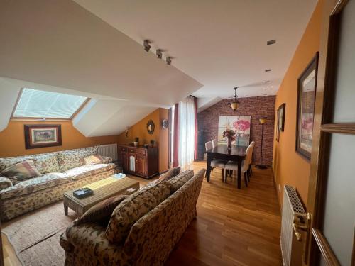 Atractivo Ático 2 Habitaciones